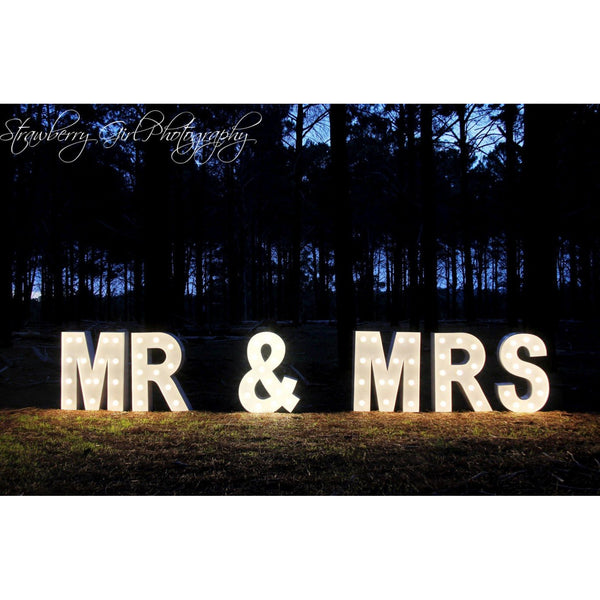 Light up 3.5 ft MR&MRS sign