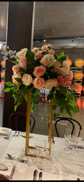 Gold stand with /without flowers ball centerpieces
