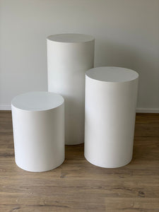 White round plinth set of 3